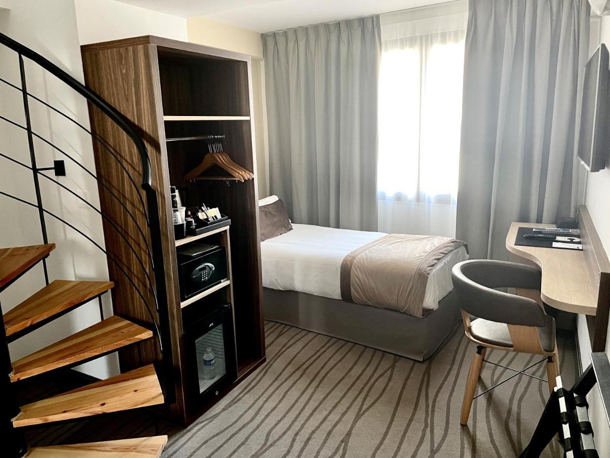 Single Room with Duplex Bathroom
