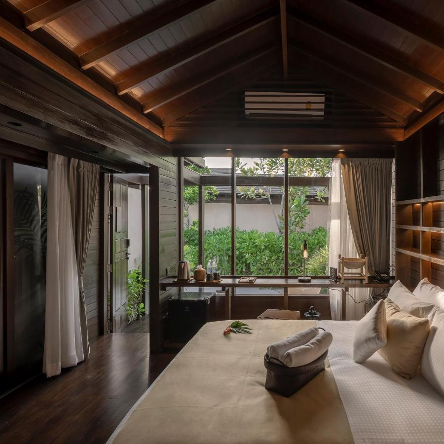 Deluxe Room Pool View