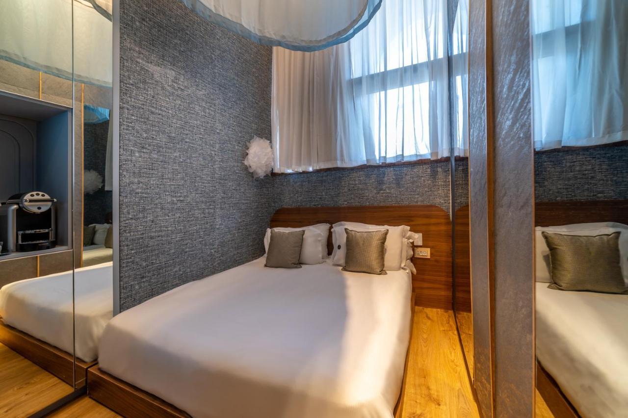 Small Modern Single Room