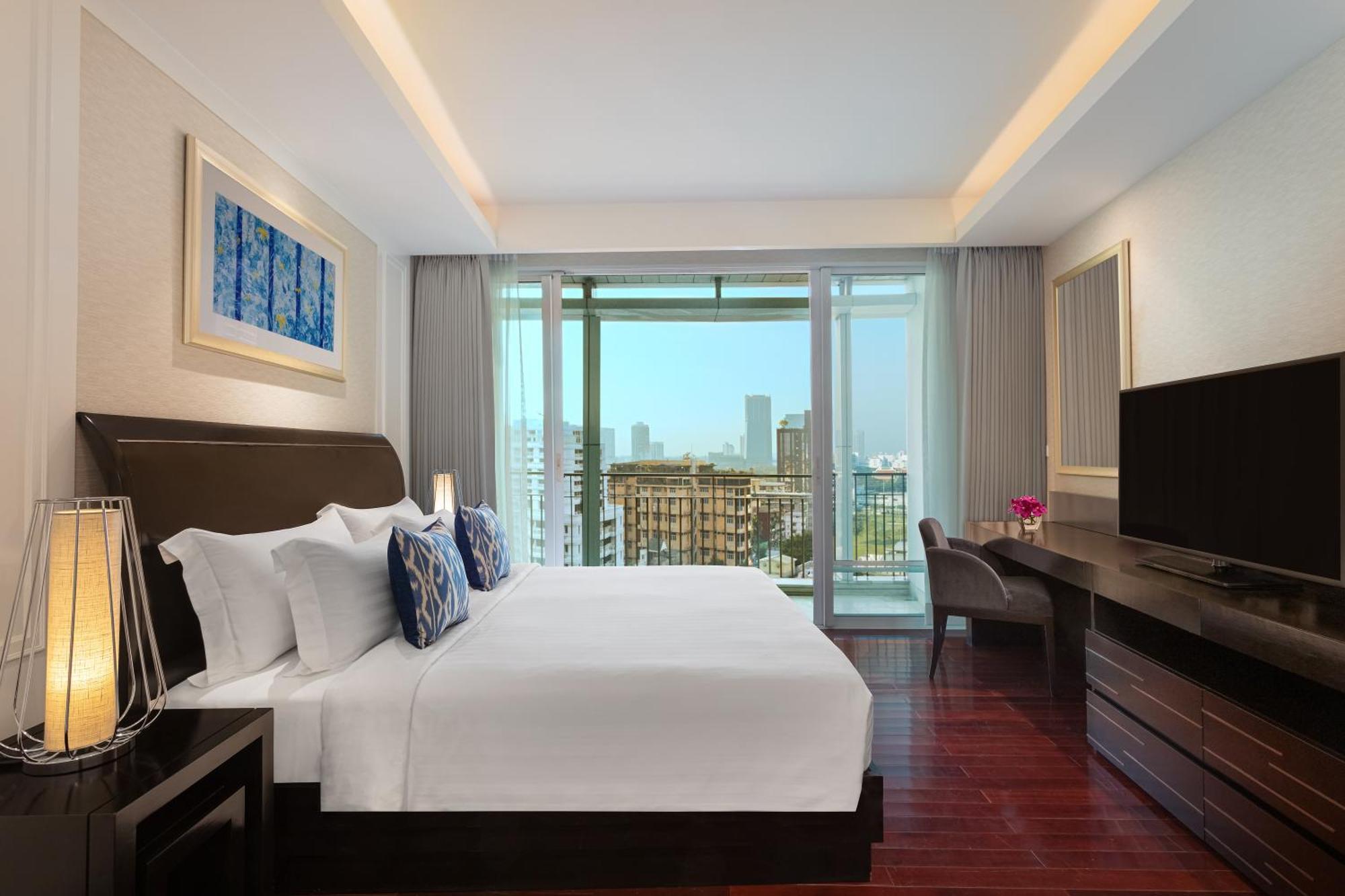 One-Bedroom Deluxe Suite King - Club Benefits Included