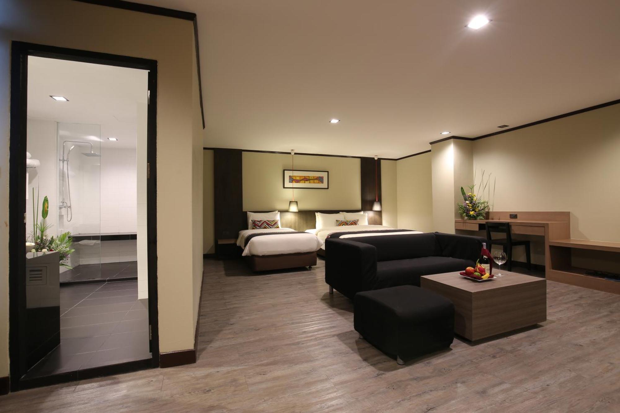 Deluxe Family Room