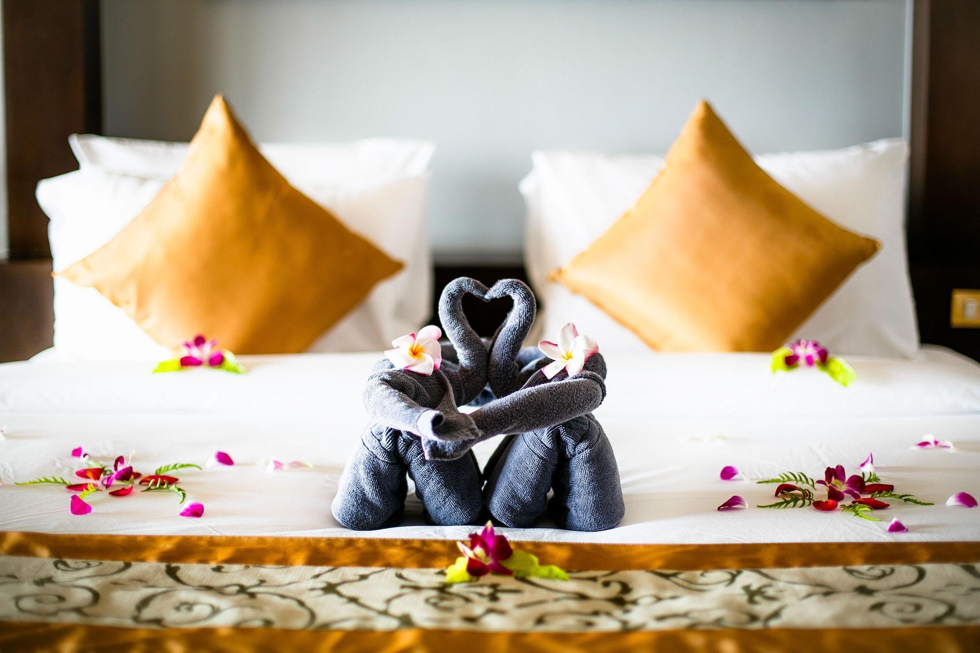 Grand Thai with Natural Ocean View and Spa Bath