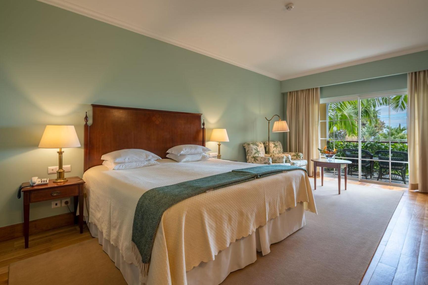 Botanical Premium Suite
