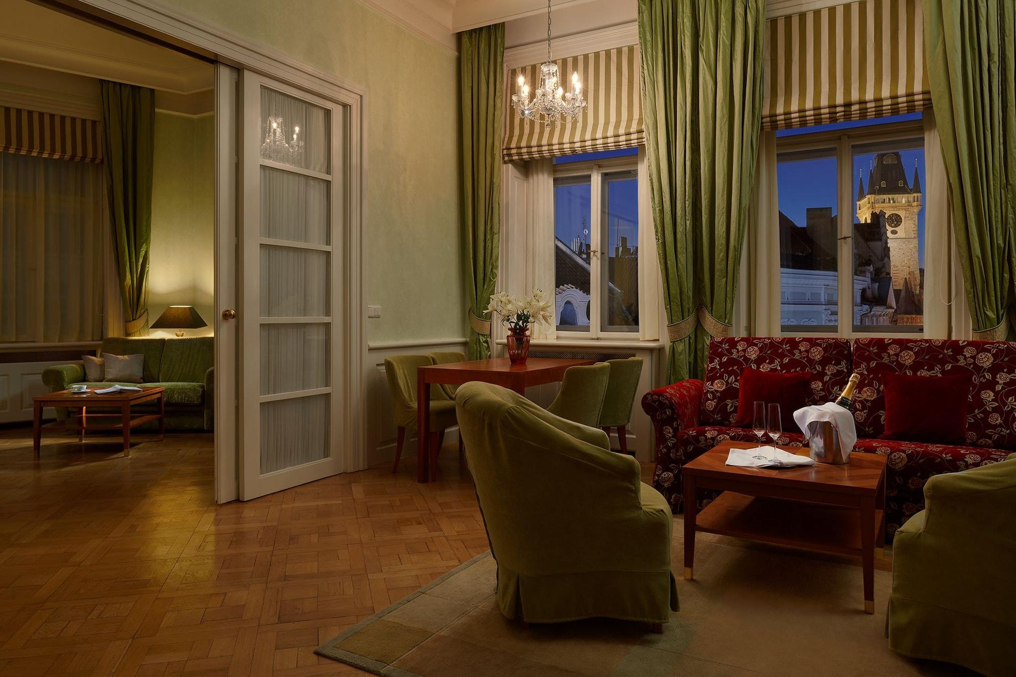 Suite Old Town Square View