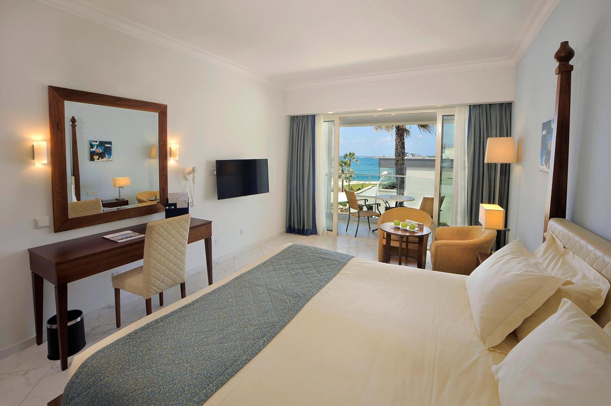 Superior Double or Twin Room with Side Sea View (18+ years old),1210020415:JPEG