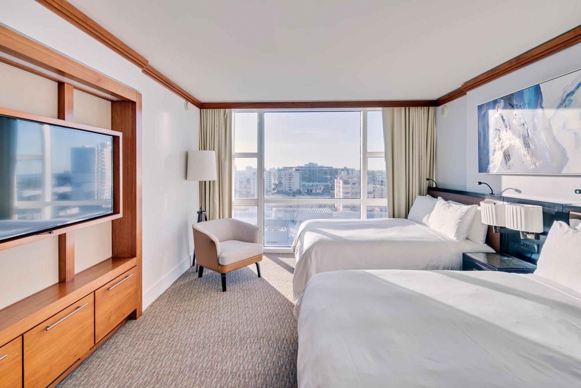 One-Bedroom Apartment Two Queen Beds City View
