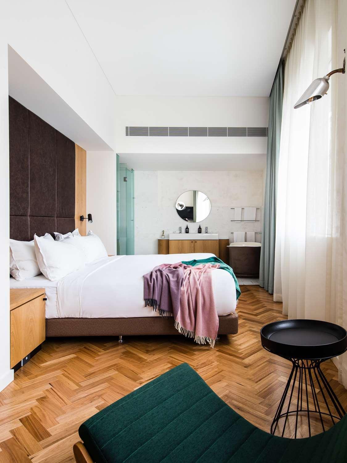 King Room Abercrombie