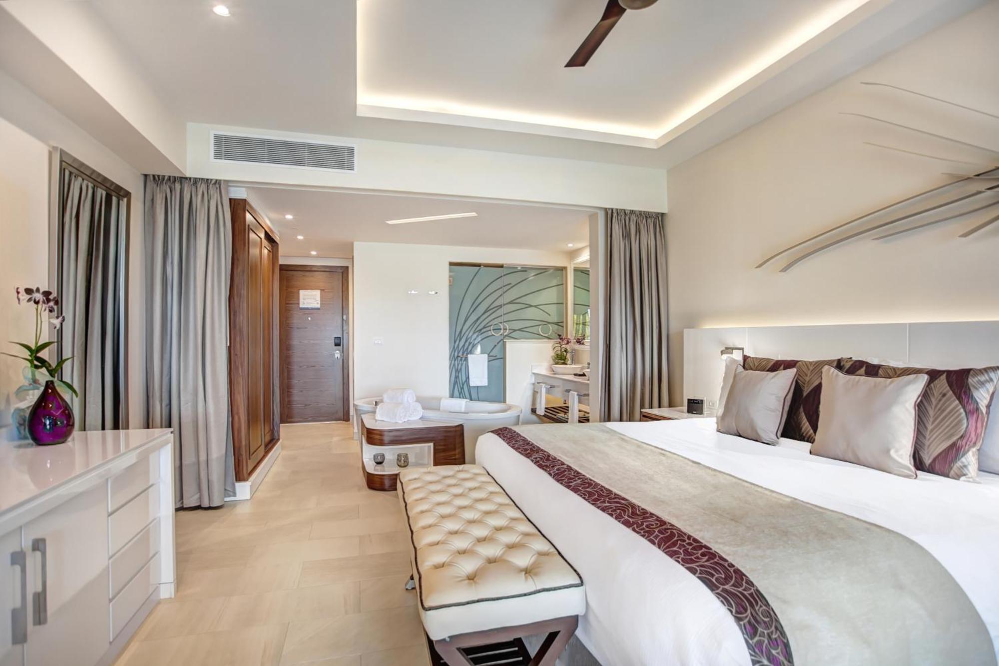 Luxury Junior Suite Ocean View Diamond Club