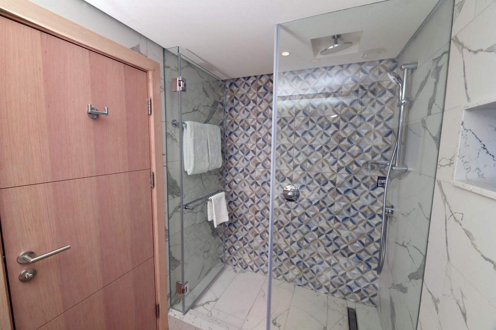 Corner Family Suite