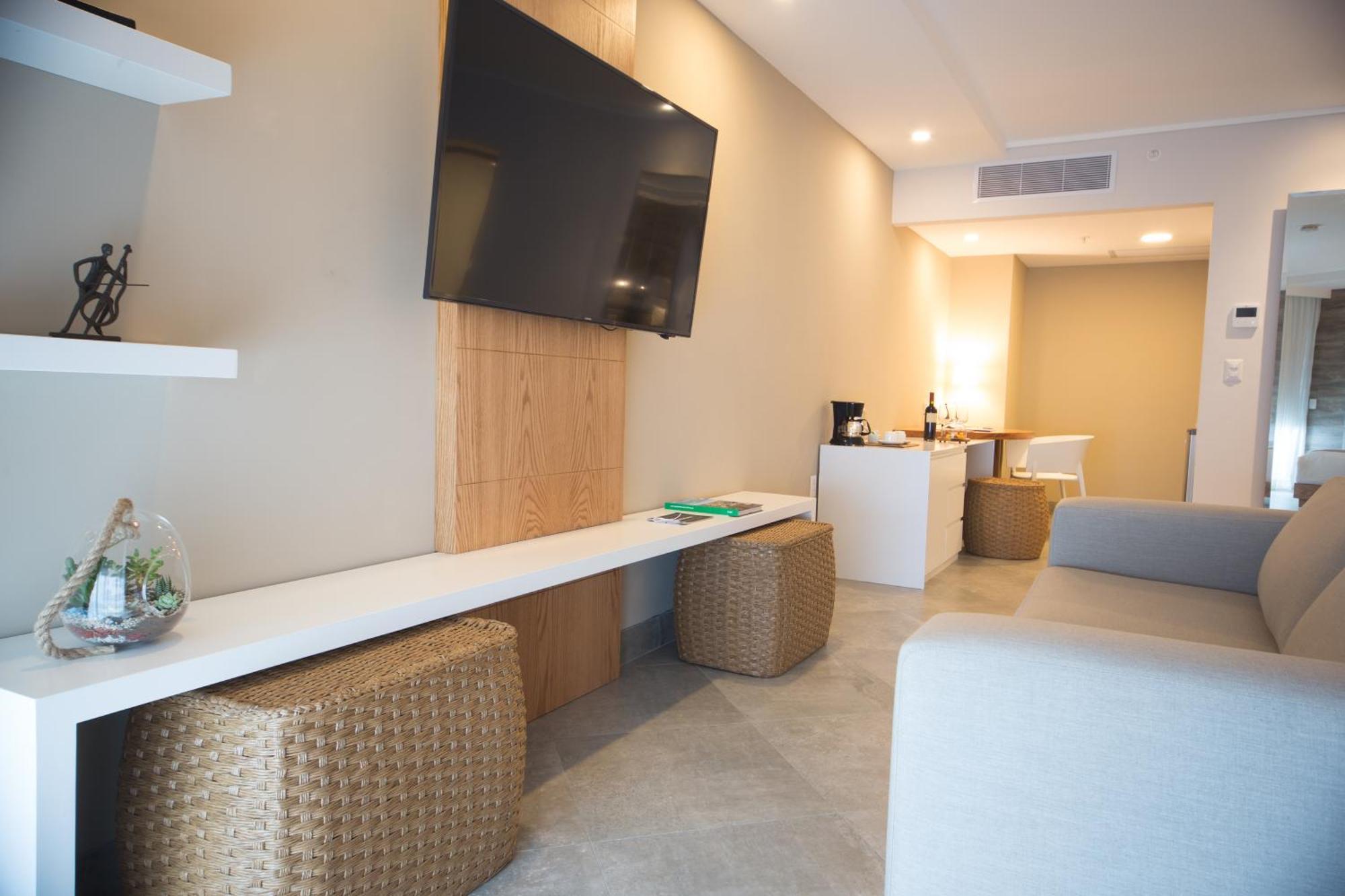 Junior Suite,1213974196:JPEG
