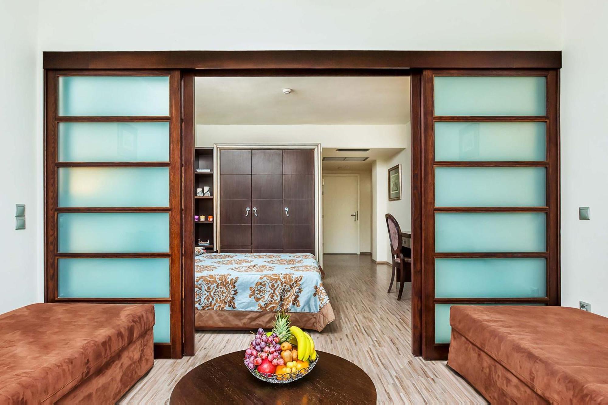 Family Room Garden View