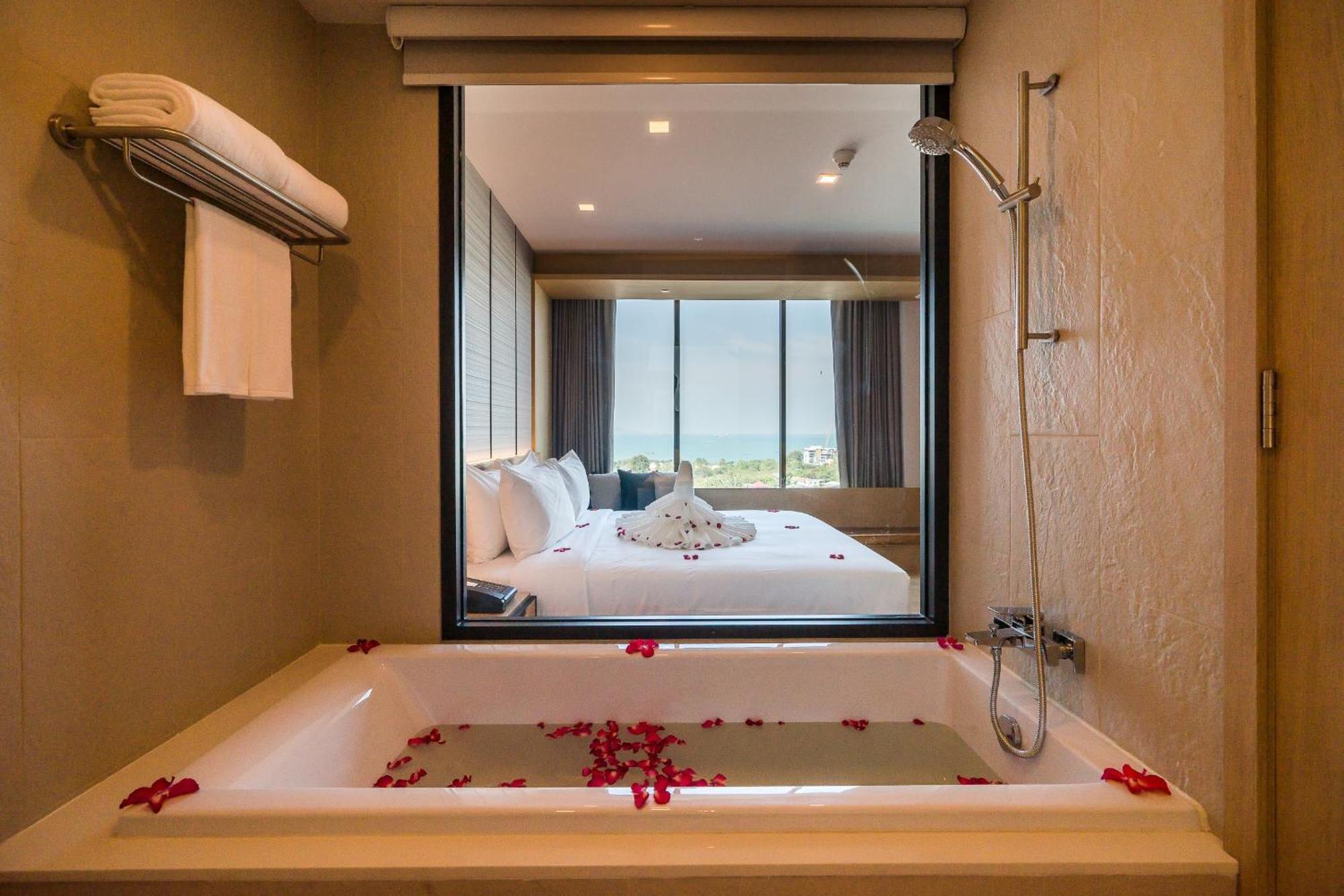 Deluxe Double or Twin Room Ocean View