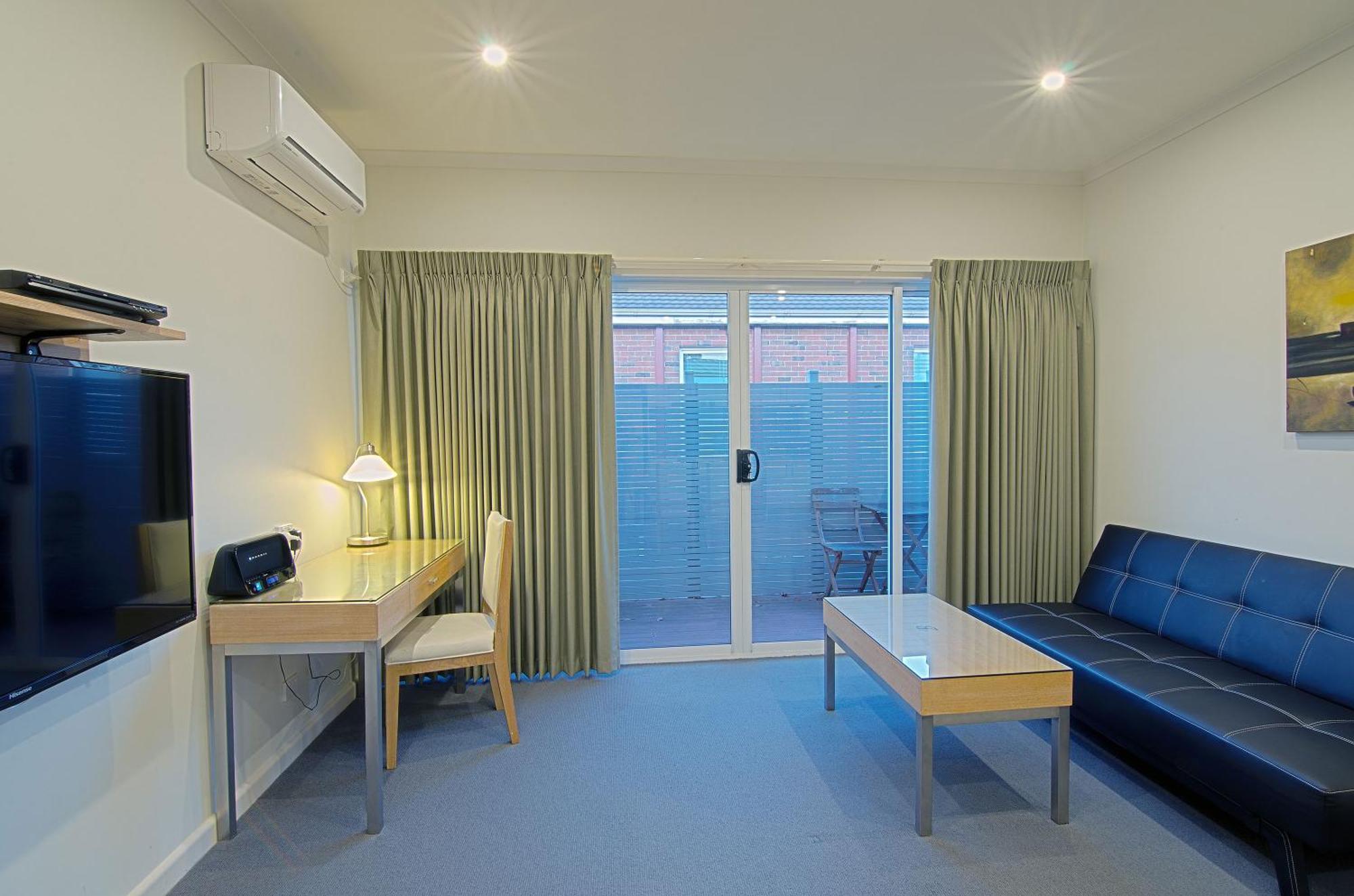 Deluxe Two-Bedroom Apartment