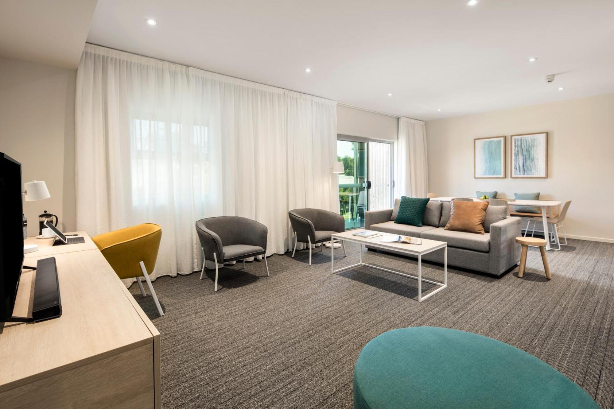Three-Bedroom Apartment,1220311786:JPEG