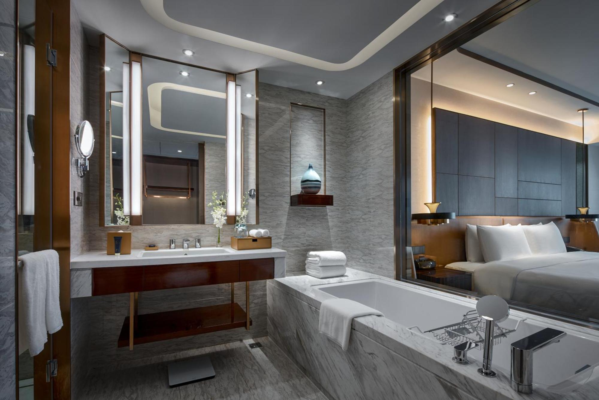 Grand Superior King Room
