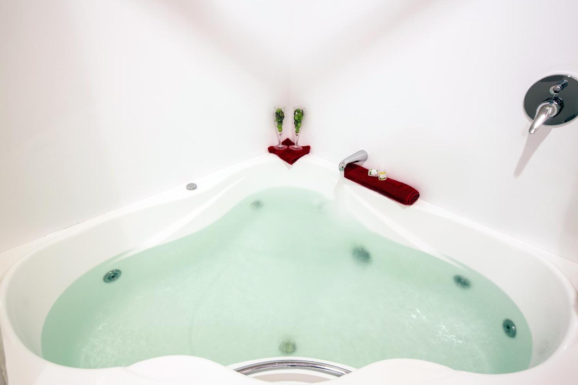 One-Bedroom Spa Suite,1221903901:JPEG