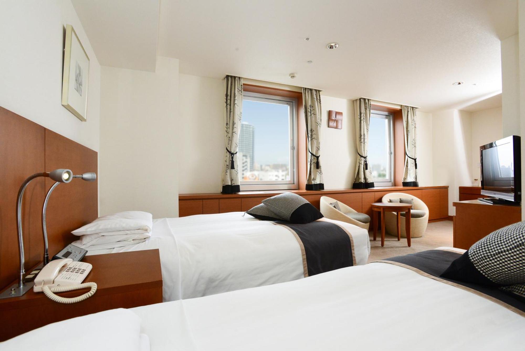 Executive Floor Deluxe Twin Room with City View - Non-Smoking