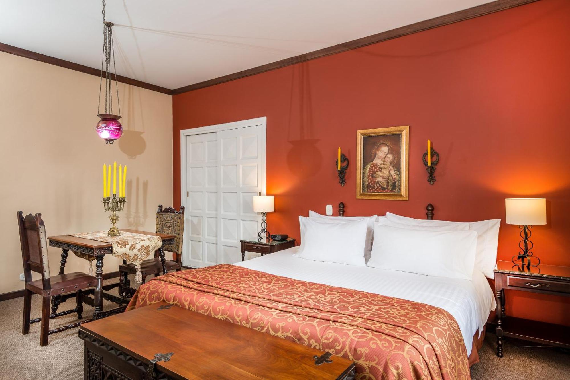 Queen Room,1223469844:JPEG