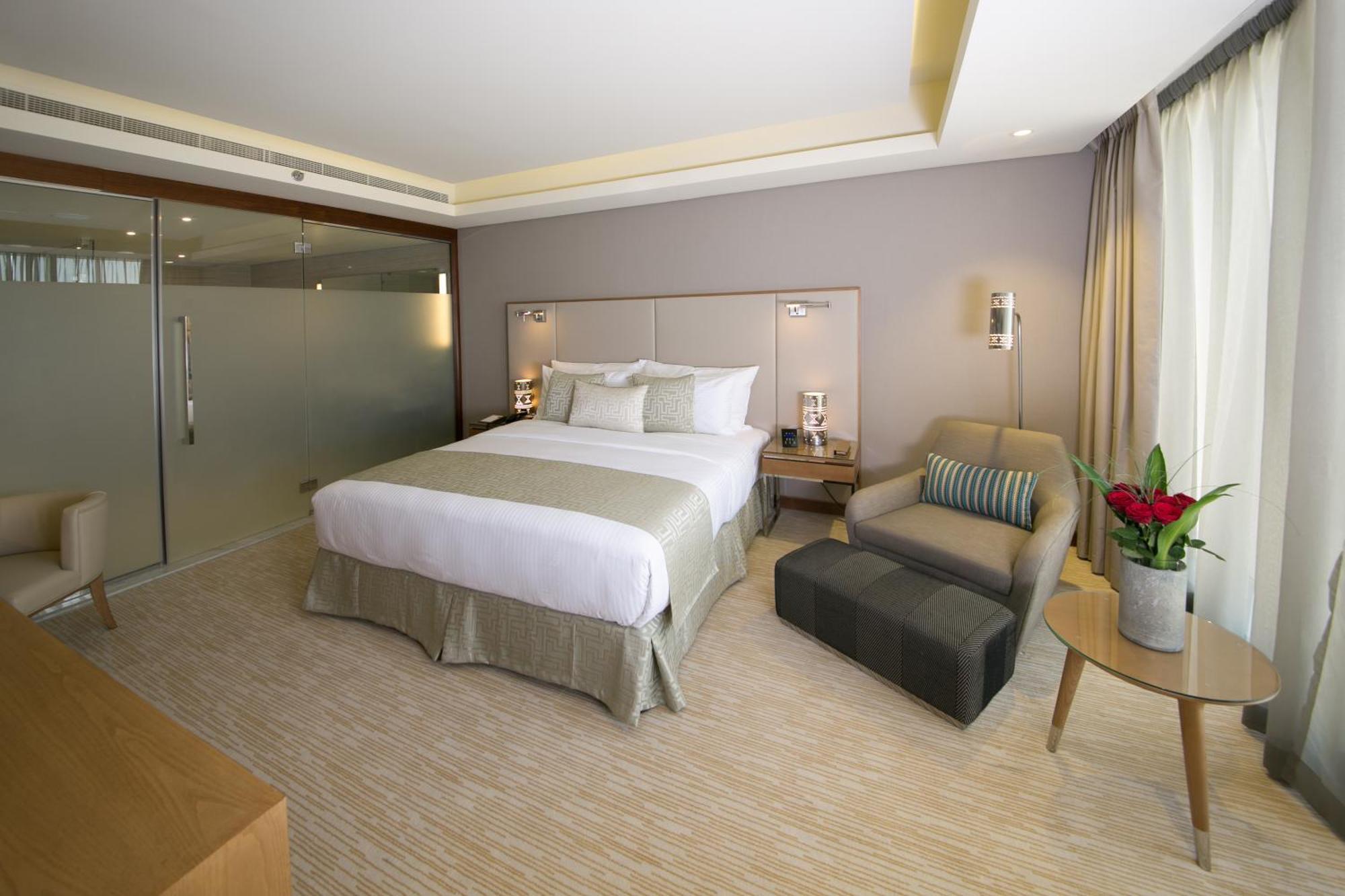 Executive Suite with Executive Lounge Access