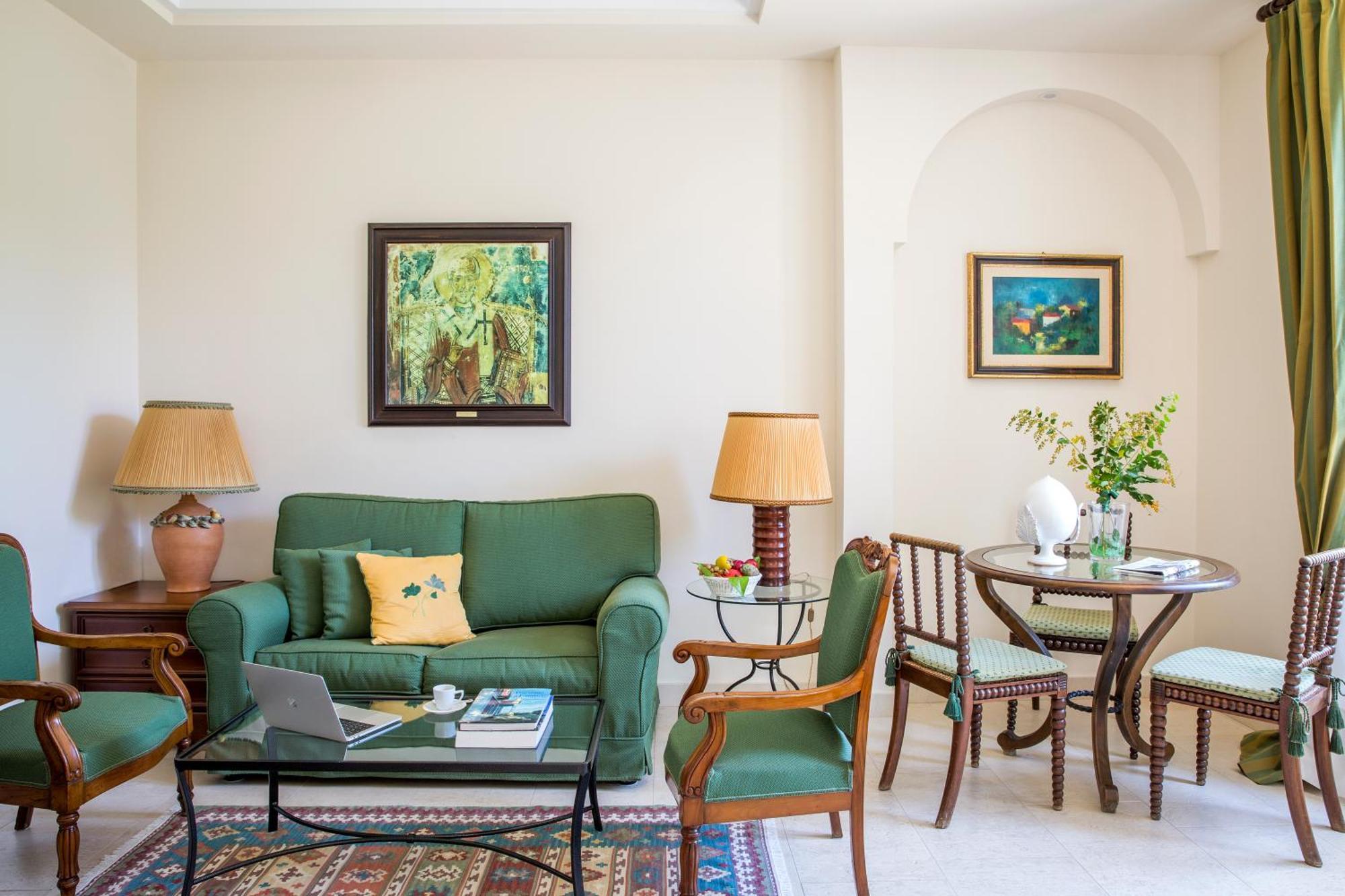 One-Bedroom Suite,1224084205:JPEG