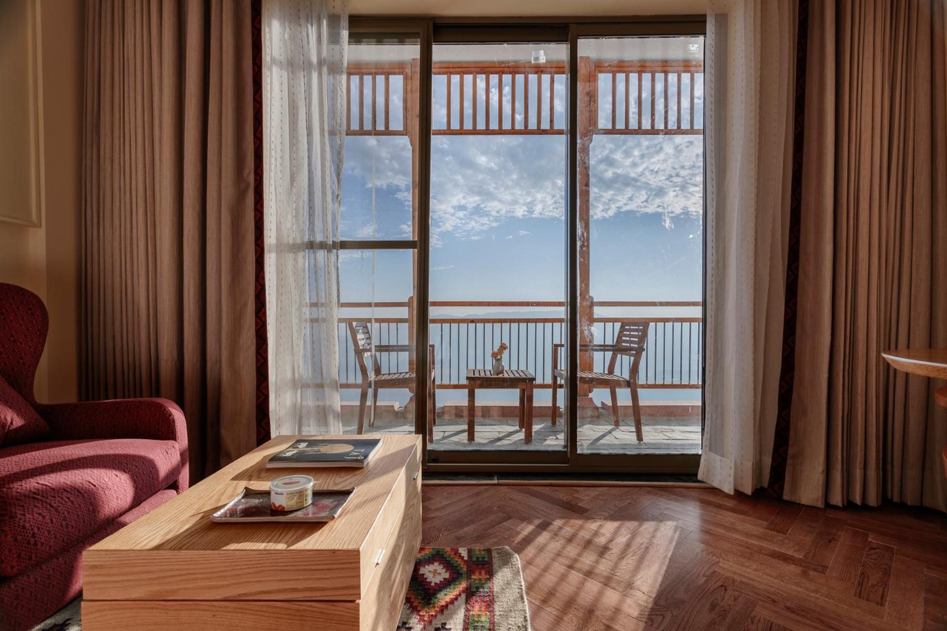 Premium Room Valley View King Bed