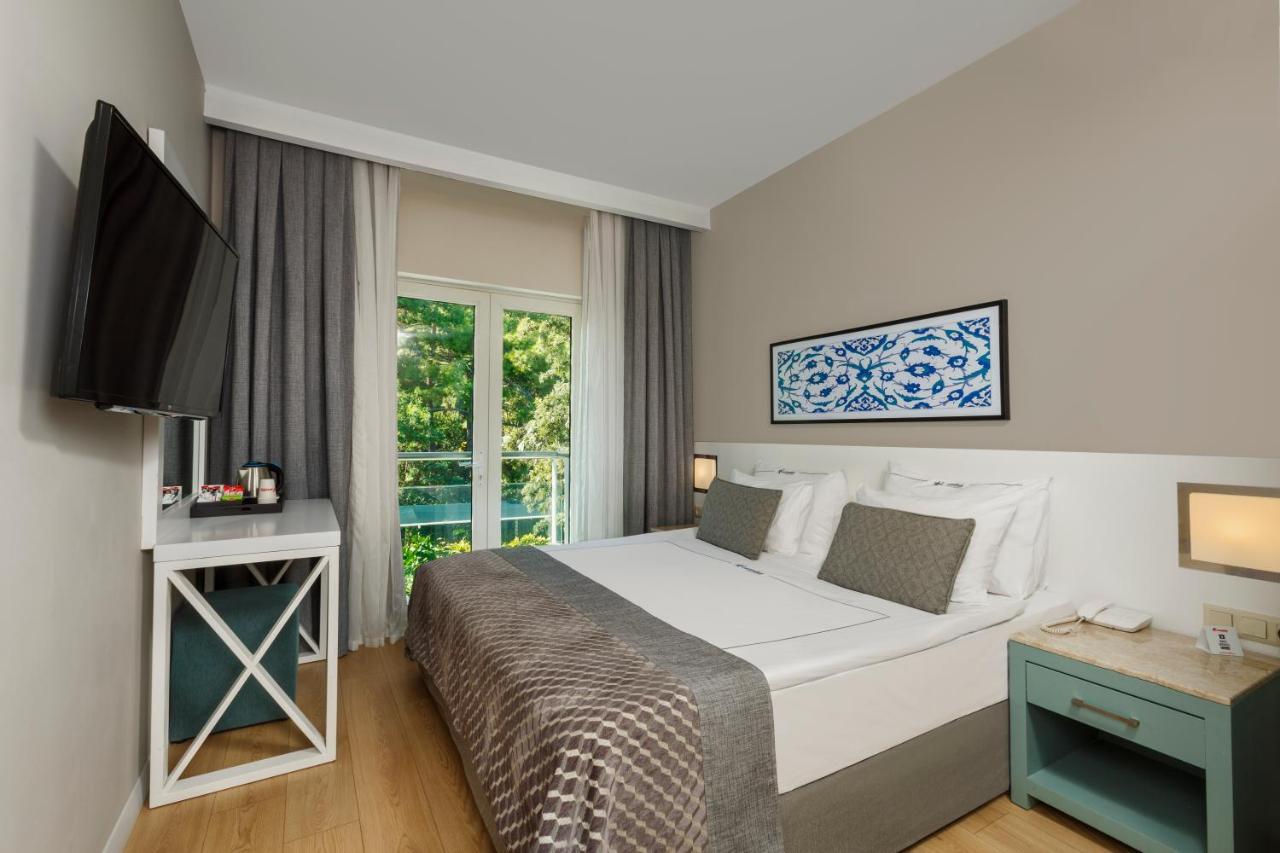 Standard Double or Twin Room Land View