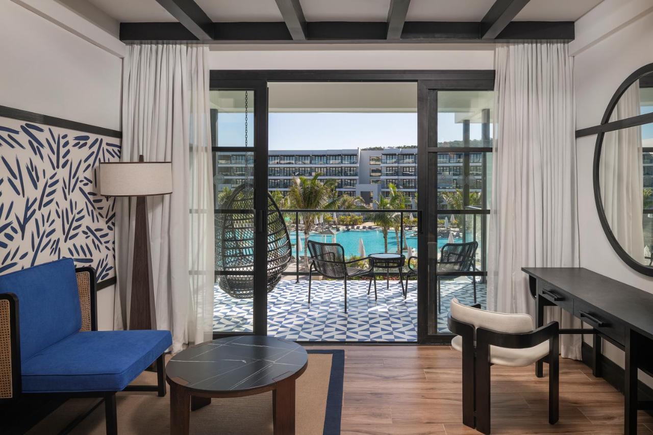 Junior Suite Pool View,1226172563:JPEG