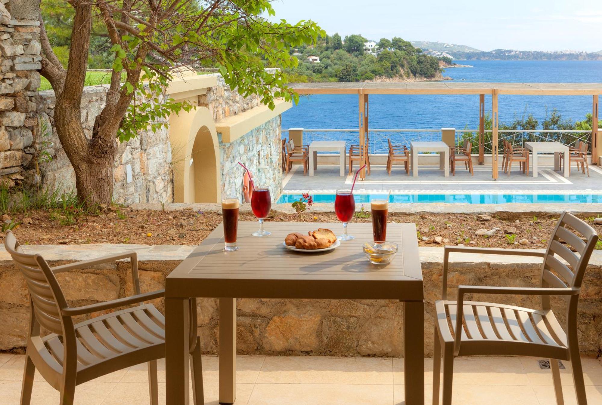 Deluxe Double or Twin Room with Sea View,1430893621:JPEG