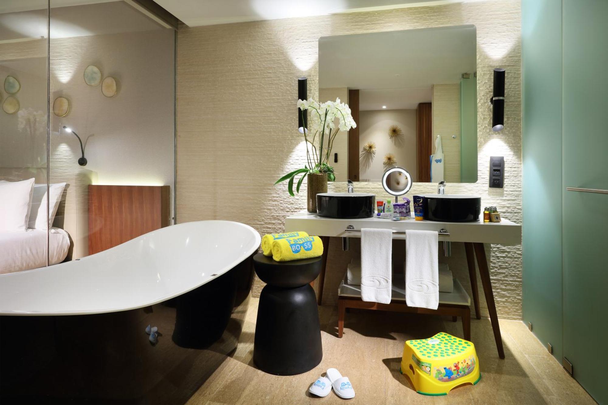 Family Selection Junior Suite Pool Access Beachside,1717146082:JPEG
