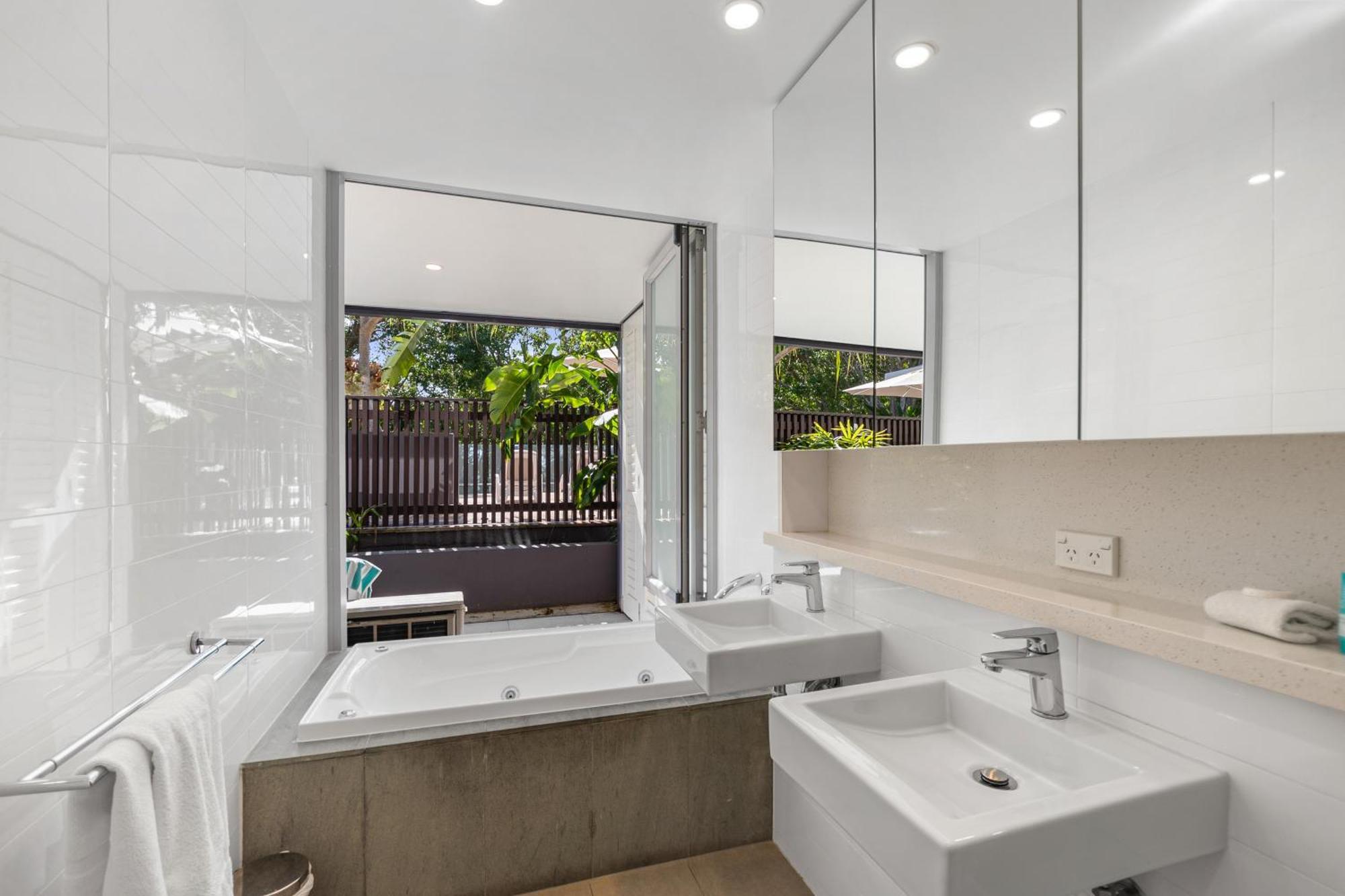 3 Bedroom Courtyard Apartment
