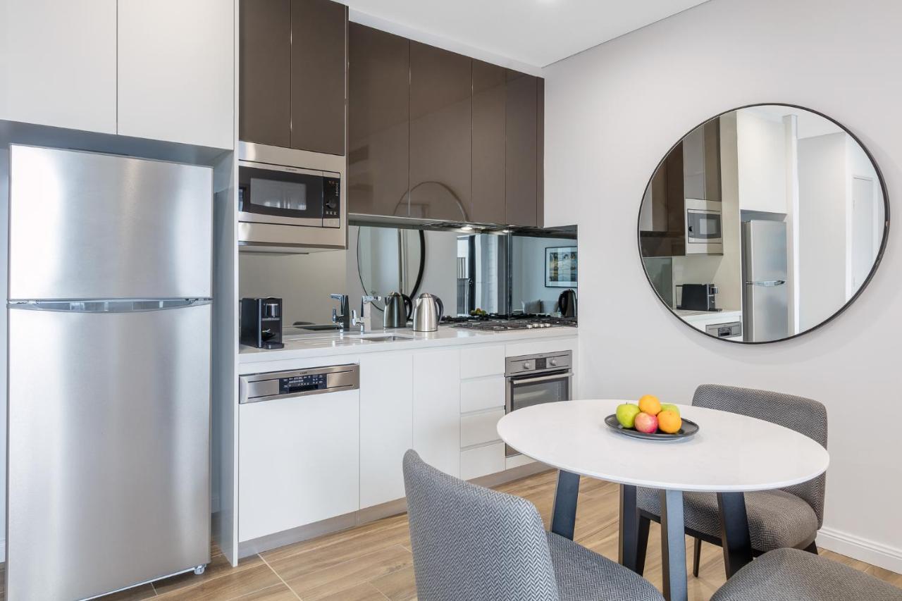 One-Bedroom Luxury King Suite