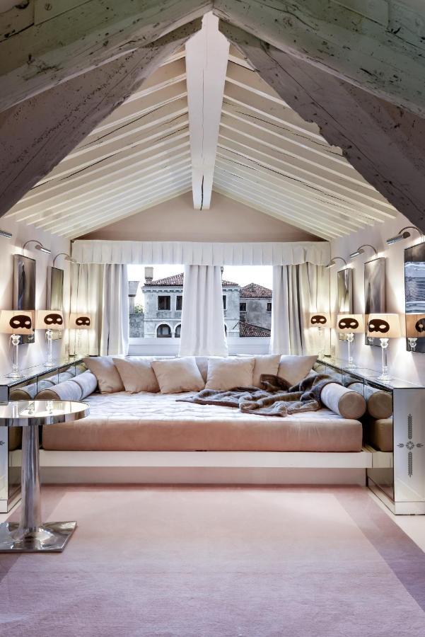 Suite Canal View Attic