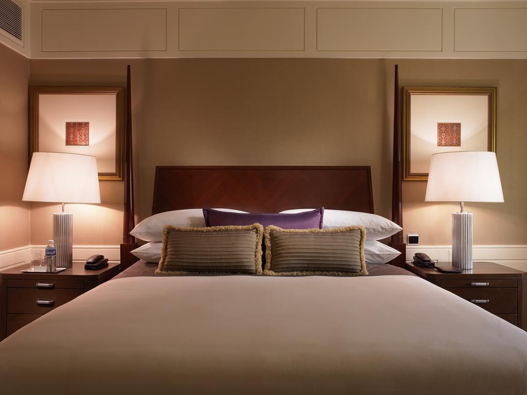 Deluxe Suite with Complimentary Airport transfer, Lounge Access,complimentary usage of meeting room for two hours per stay,1038506602:JPEG