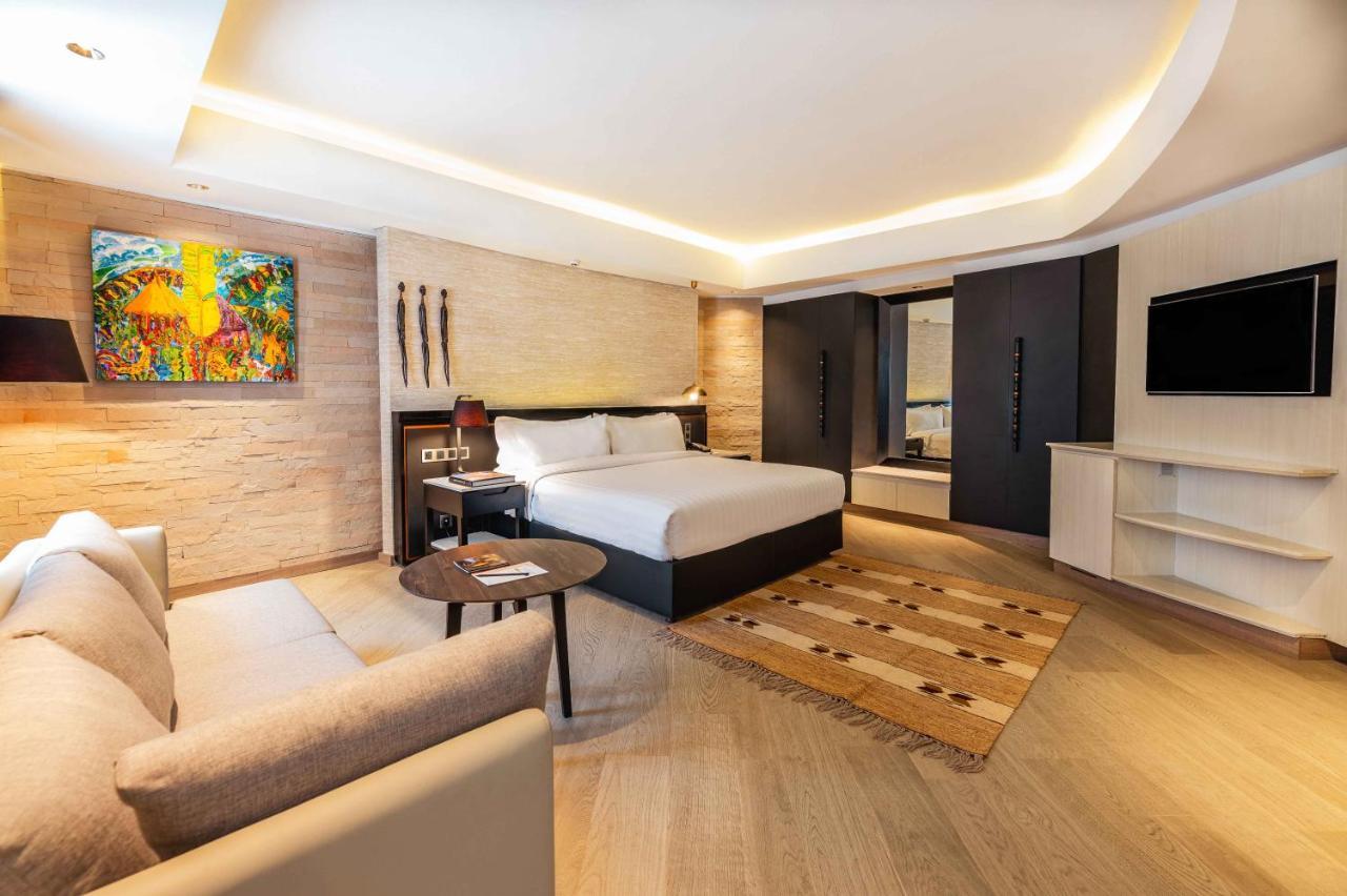Deluxe King Room
