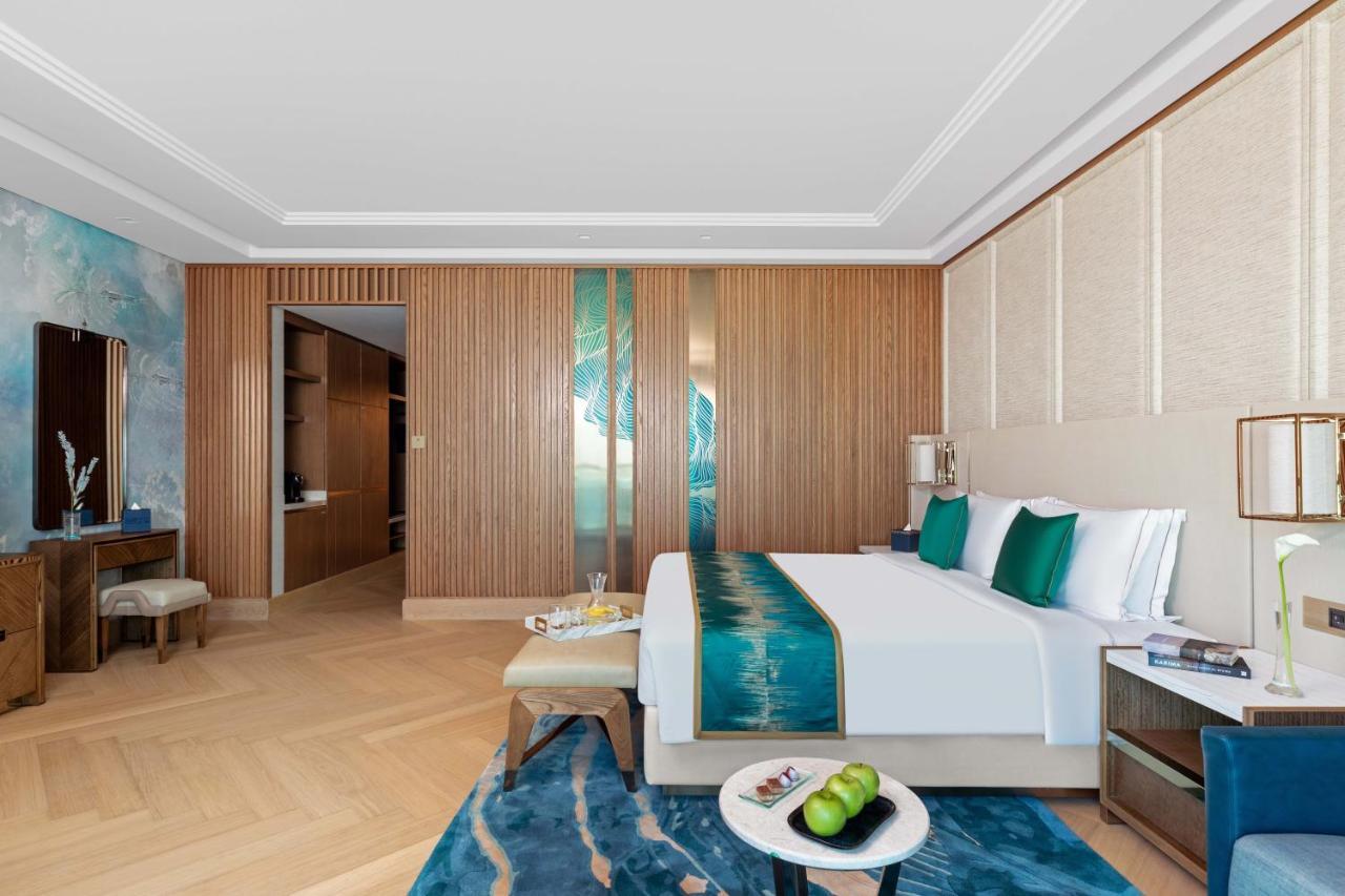 Luxury Family Room King Bed