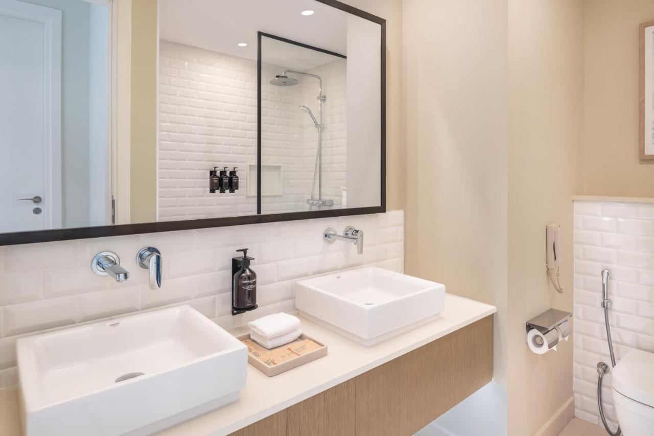 Deluxe One Bedroom Apartment