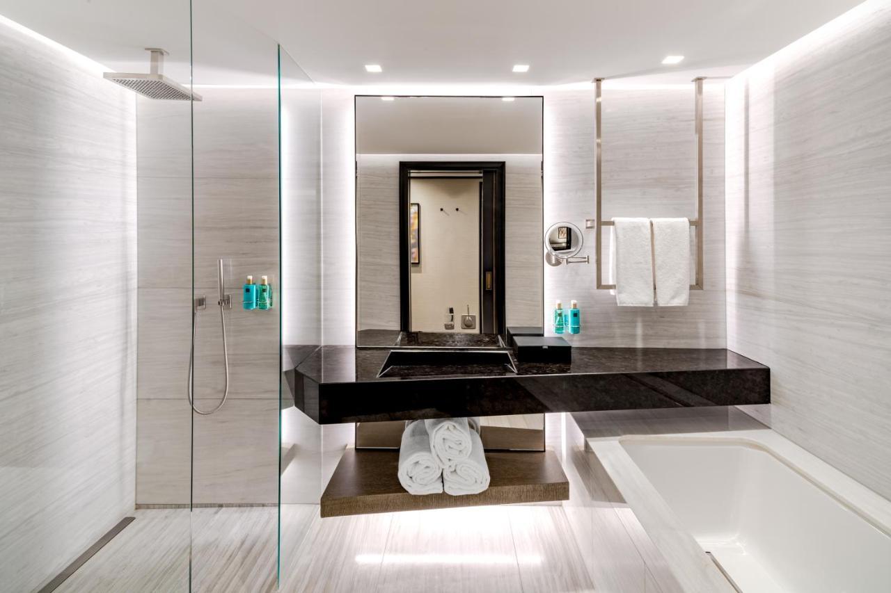 Luxe Room w or Balcony