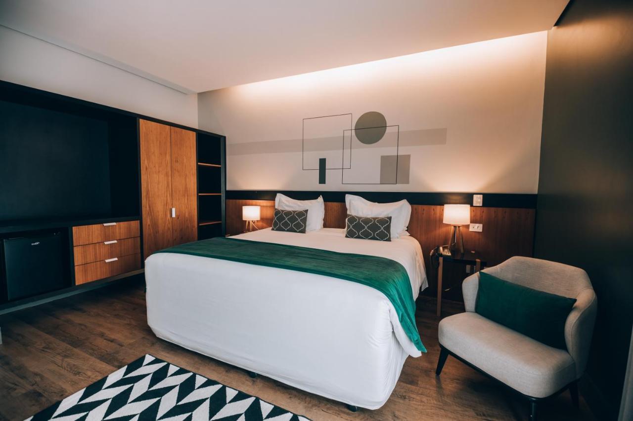 Deluxe Suite,1247092186:JPEG