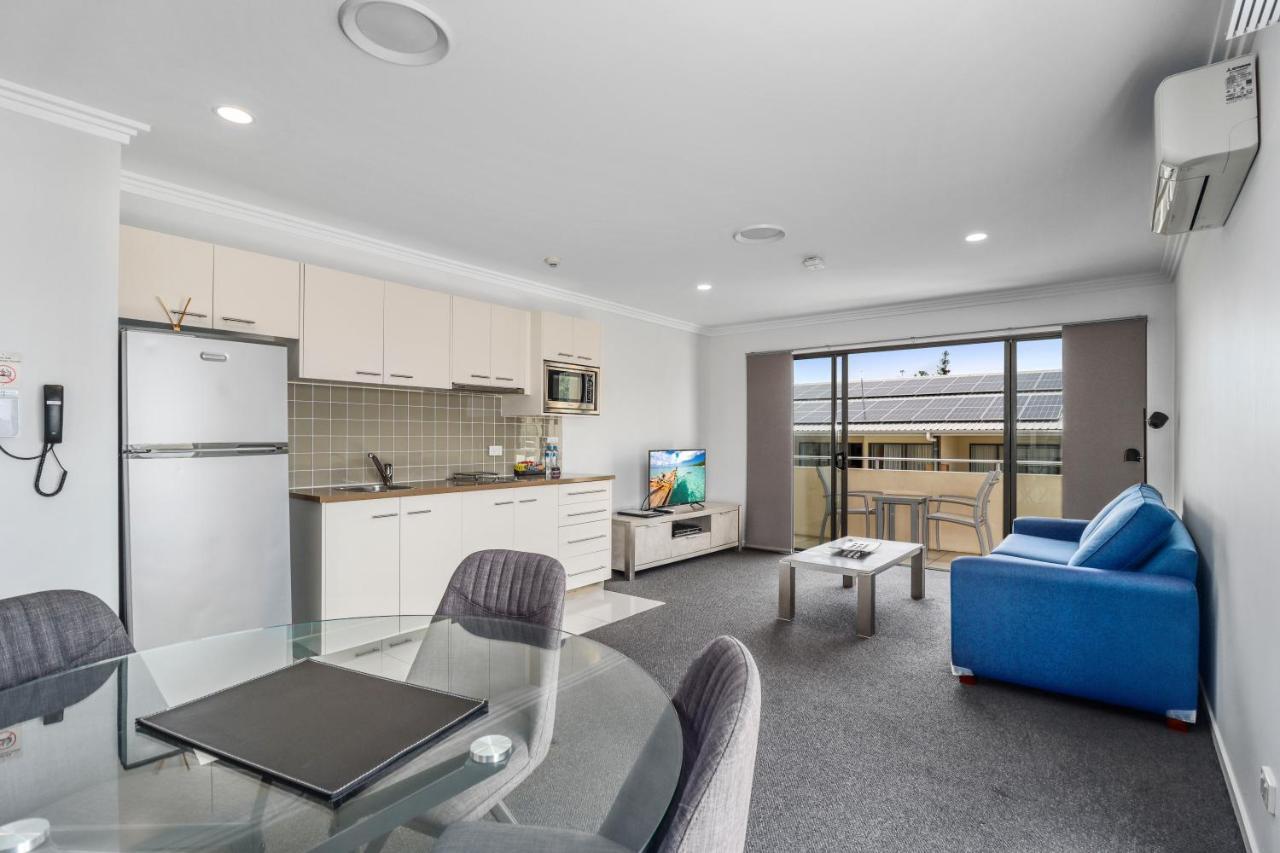 One-Bedroom Apartment Pool View