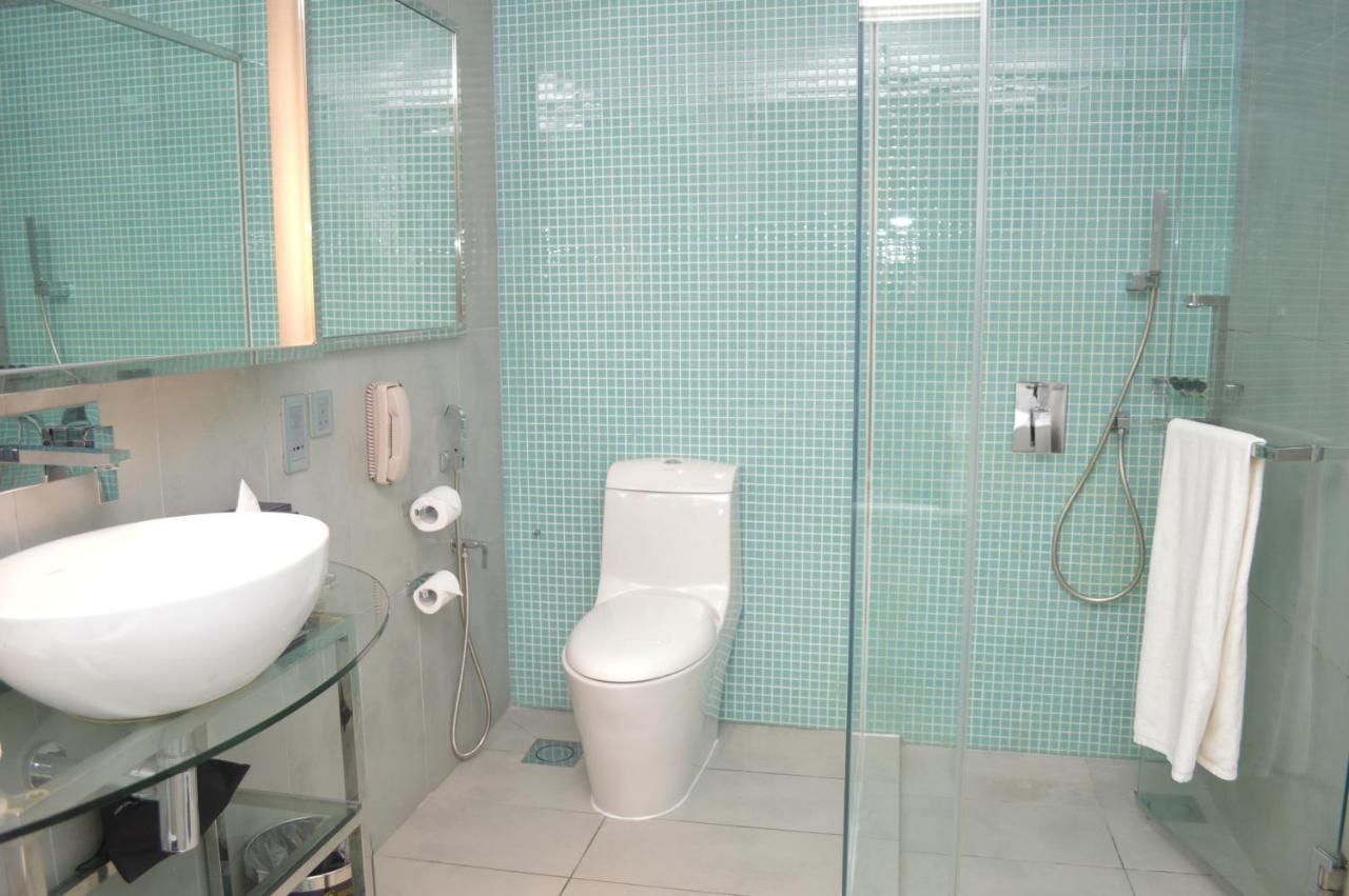 Deluxe King Room,1602978336:JPEG
