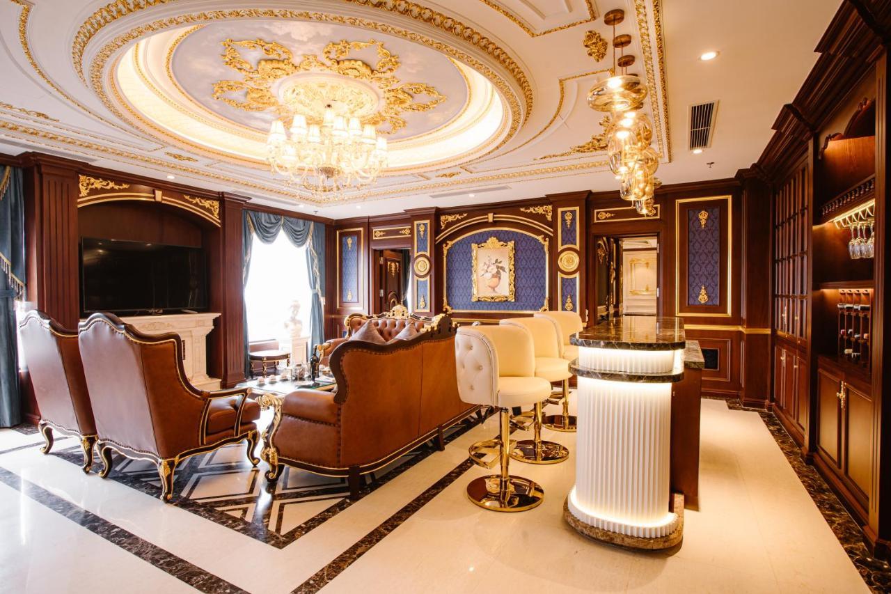 King Suite Spa Bath