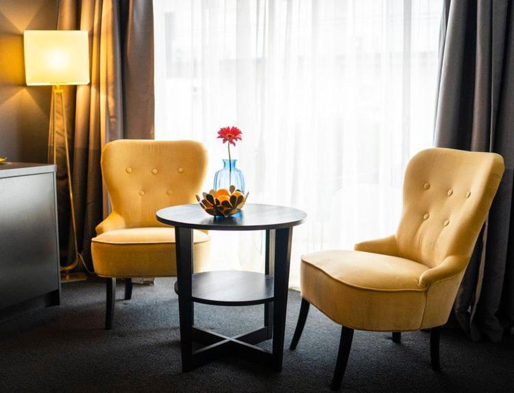Signature Deluxe King Suite