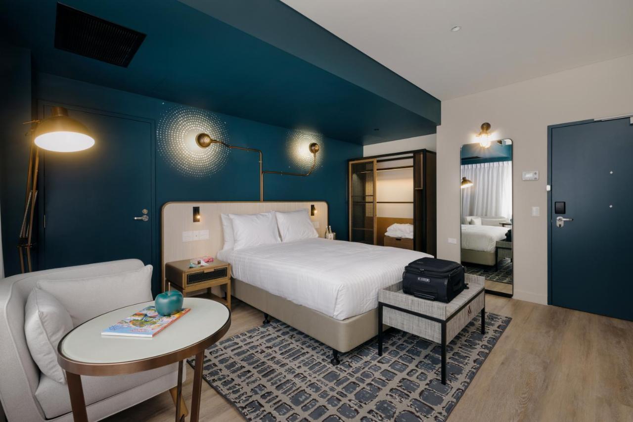 Standard Queen Room Accessible