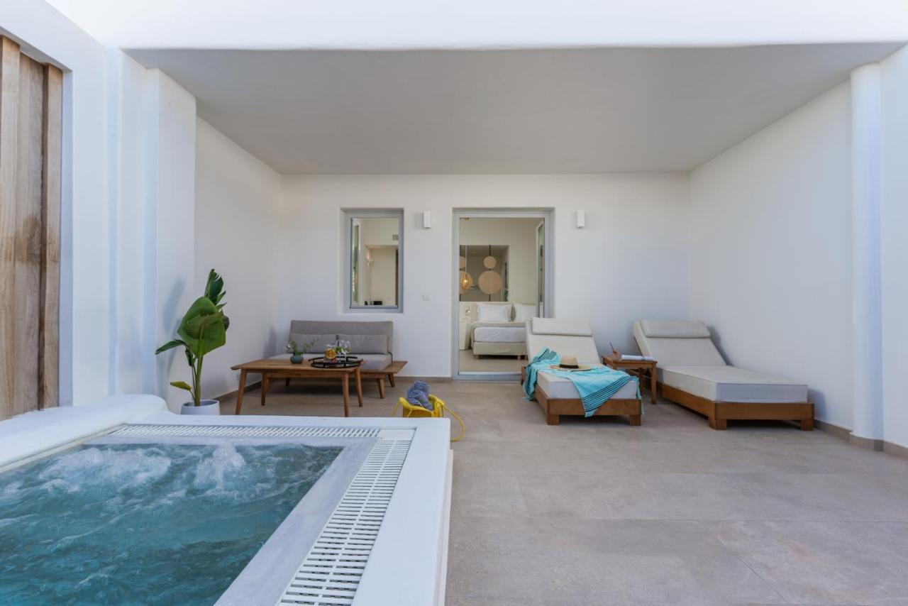 Deluxe Double Room Terrace Outdoor Refreshing Whirlpool,1261068799:JPEG