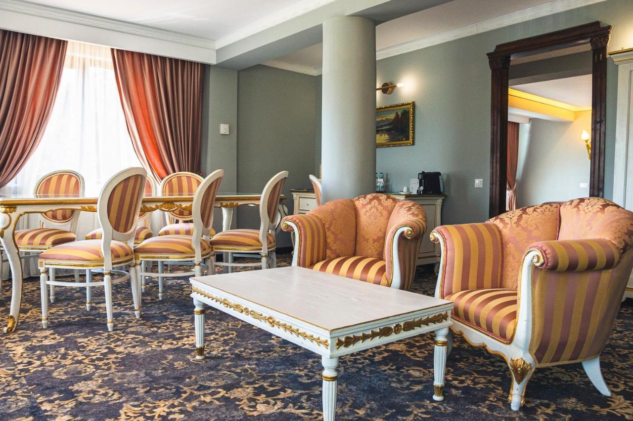 Royal Suite with SPA,1263703132:JPEG