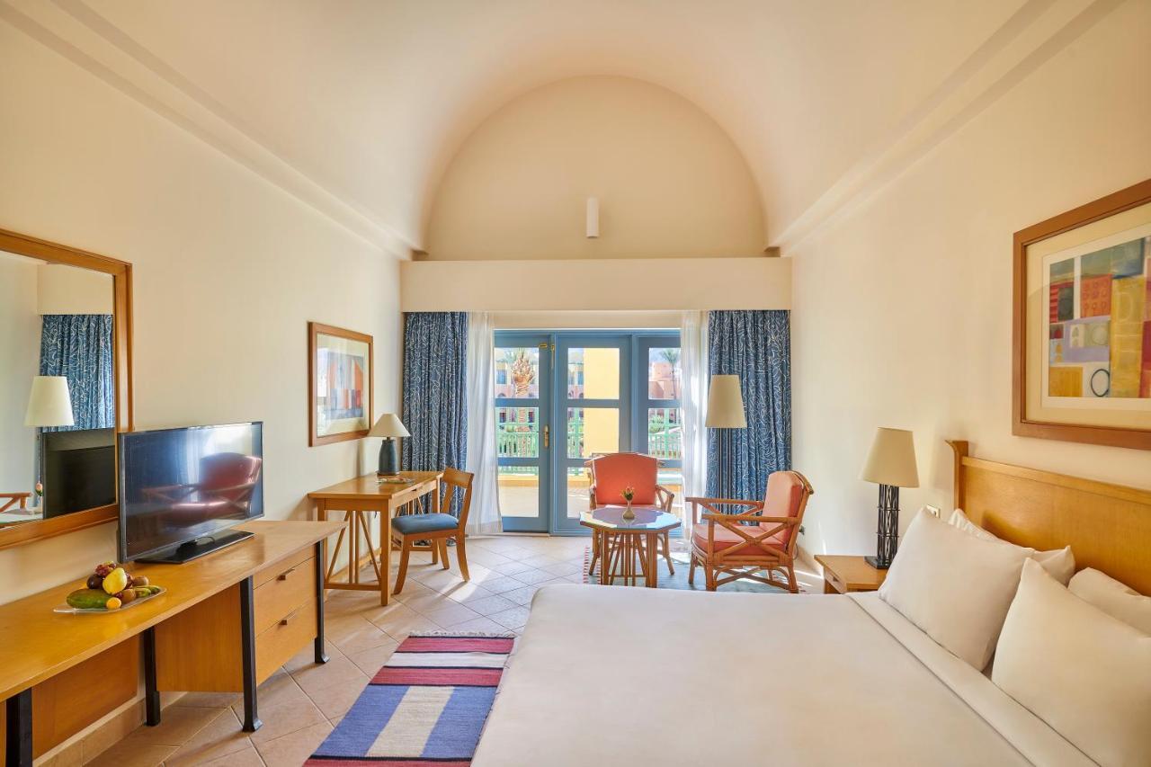 Standard Room Garden and Mountain View King Bed,1352710258:JPEG