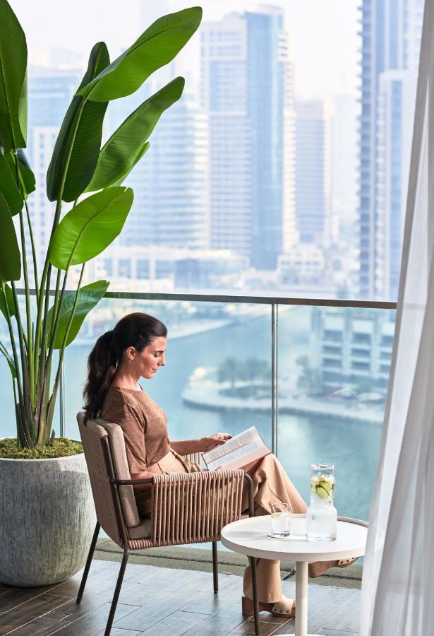 Premium One Bedroom Suite Balcony & Marina View