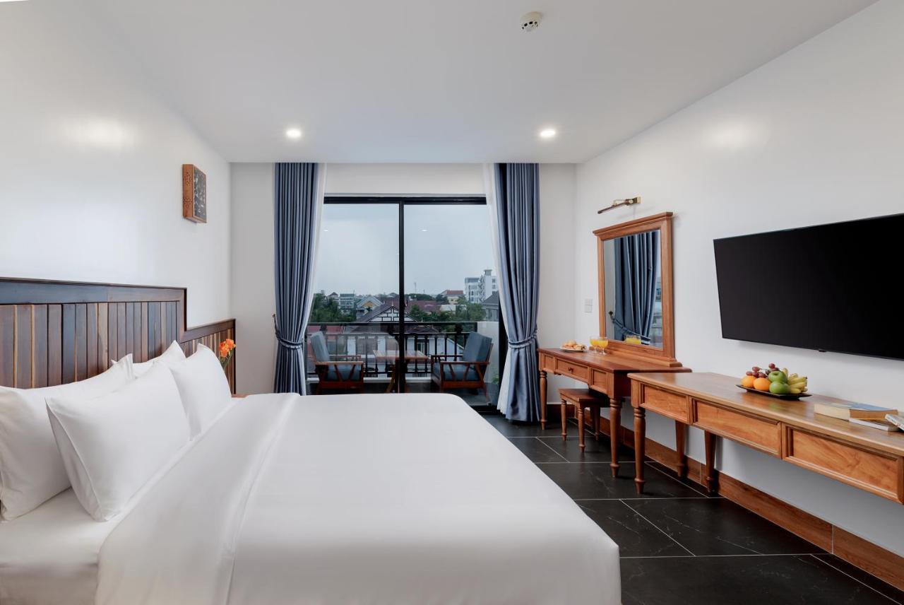 Deluxe Double Room with Balcony,1266660553:JPEG
