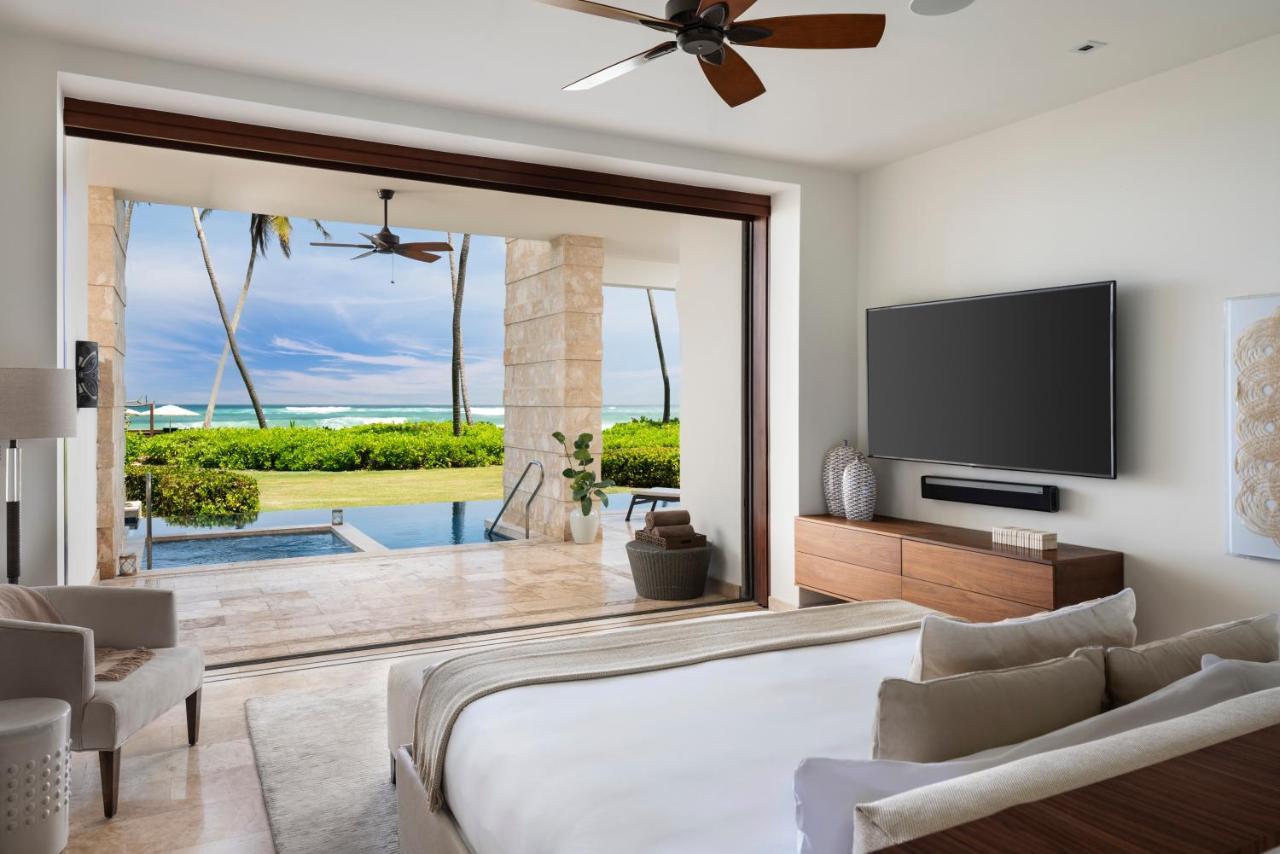 3 Bedroom Ocean Front Residence Ground Floor Pool