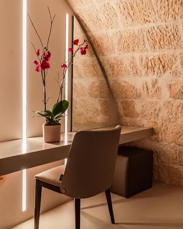 Vitalis Room Annex